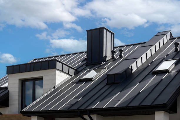 Best Roof Moss and Algae Removal  in Huber Ridge, OH